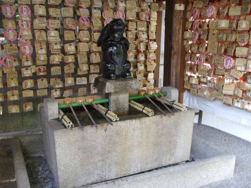 Rabbit over the hand-washing basin at Okazaki Shintō shrine in Kyōto.