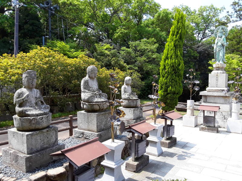 Statues at Yashima.