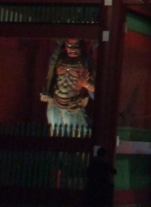 Hōzōmon, the large inner gate at the Sensō-ji Buddhist temple in Asakusa, Tōkyō.