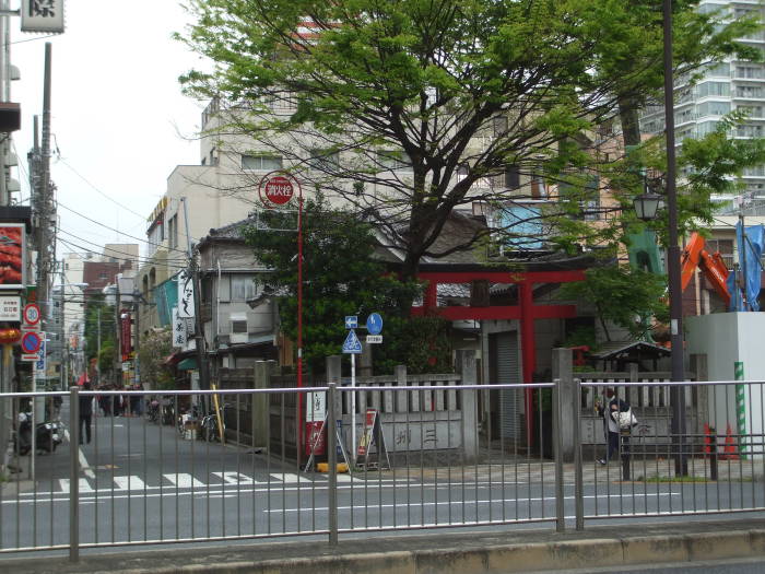 Side street to the Khaosan World Asakusa Ryokan and Hostel.