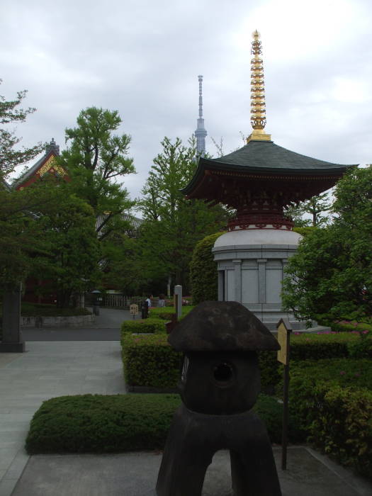Small pagoda at Mitsumine Shrine, a shrine complex next to the Sensō-ji Buddhist temple in Asakusa, Tōkyō.