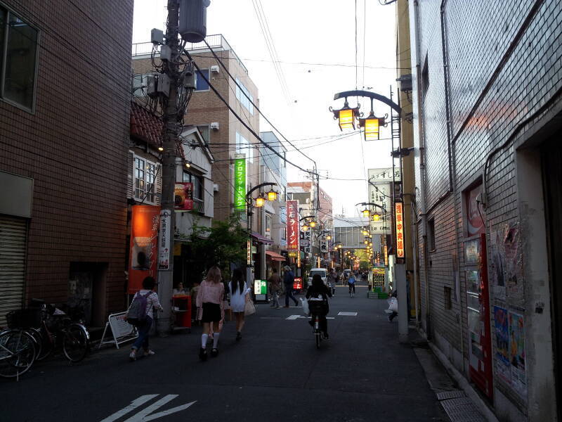 Back streets near the covered markets near Sensō-ji Buddhist temple in Asakusa, Tōkyō.