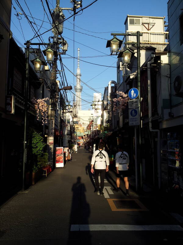 Back streets near the covered markets near Sensō-ji Buddhist temple in Asakusa, Tōkyō.