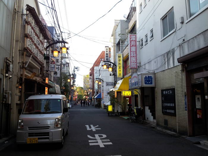 Back streets near the covered markets near Sensō-ji Buddhist temple in Asakusa, Tōkyō.