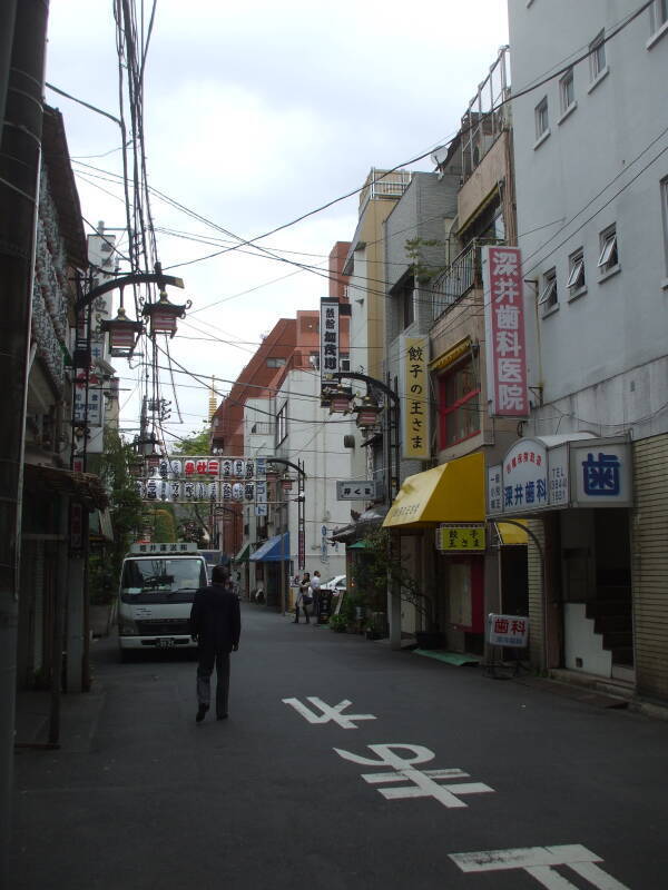 Back streets near the covered markets near Sensō-ji Buddhist temple in Asakusa, Tōkyō.