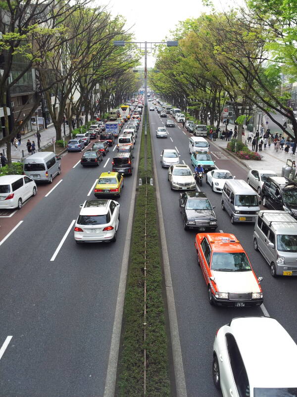 Crossing over Omotesandō in Harajuku.