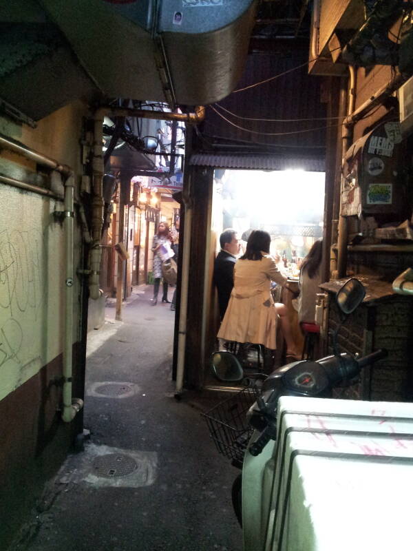 Visiting Omoide Yokochō in Shinjuku, in Tōkyō