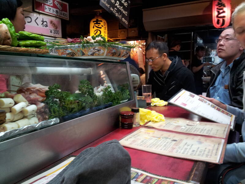 In an izakaya in Omoide Yokochō in Shinjuku, in Tōkyō