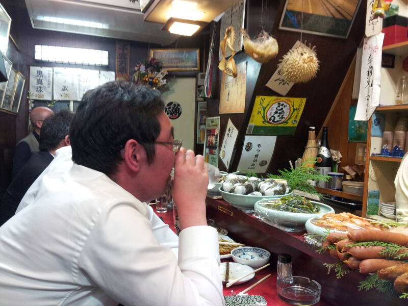 In an izakaya in Omoide Yokochō in Shinjuku, in Tōkyō