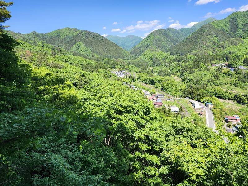 View to the east from Shiro-iwa Nana-iwa.