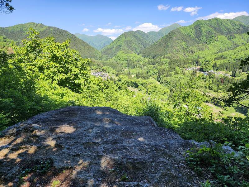 View to the northeast from Shiro-iwa Nana-iwa.