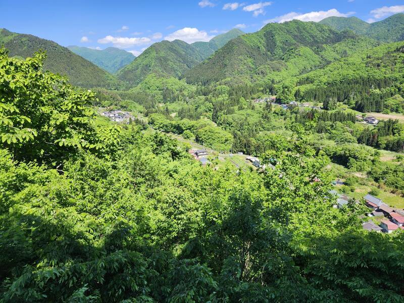 View to the east from Shiro-iwa Nana-iwa.