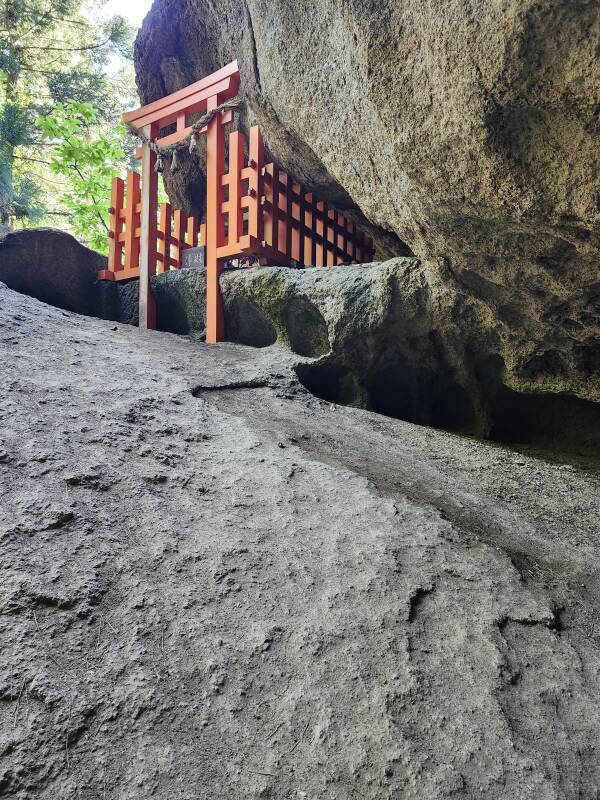 Furumine Shrine at Tarumizu.