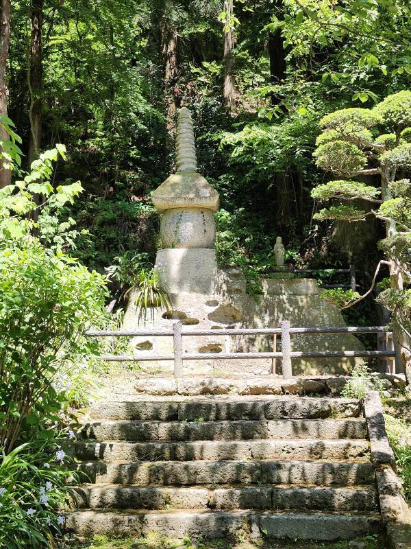 Emperor Seiwa's Buddhist grave marker, labeled as 'Emperor Seiwa's Treasure Tower' on Google Maps.