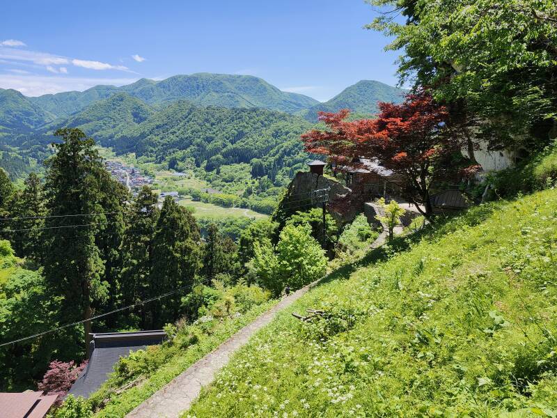 Path to Kaizan-dō hall and Nōkyō-dō the sutra repository.