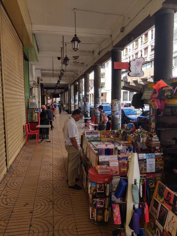 Shops along Rue Indriss Lahrizi in Casablanca.