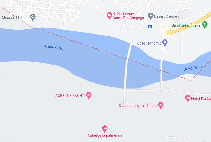 Google Map showing two bridges across a river at M'Hamid el Ghizlane.