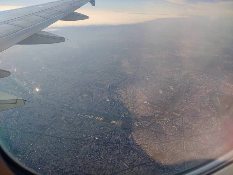 Paris from the air: Seine, Île de la Cité, l'Etoile.