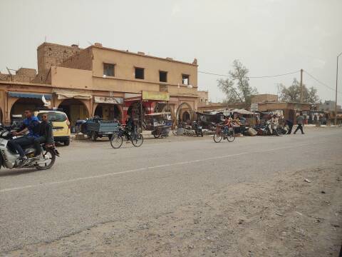 Market in the center of Tagounite, along the road from Zagora to M'Hamid El Ghizlane.