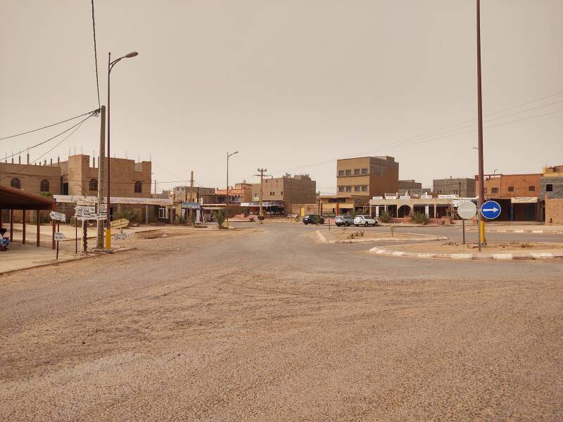 Traffic circle at the south end of highway N9 in M'Hamid el Ghizlane.