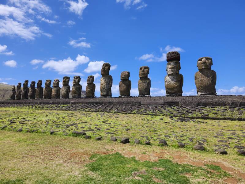 Fifteen mo'ai on the ahu at Toŋariki.