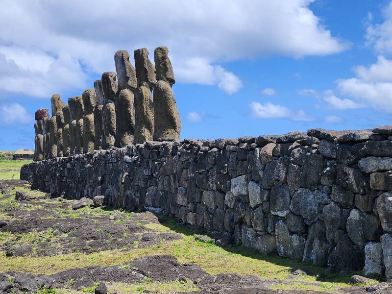 Rear retaining wall of the ahu at Toŋariki.