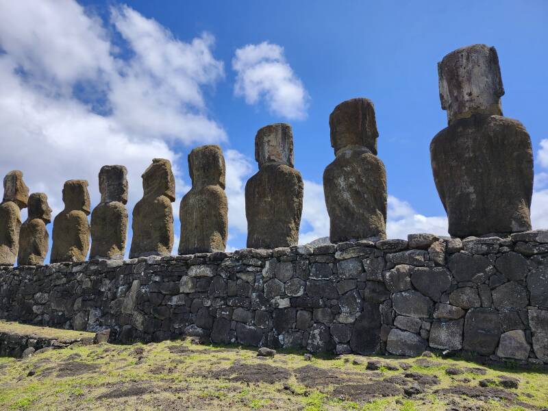 Fifteen mo'ai on the ahu at Toŋariki.