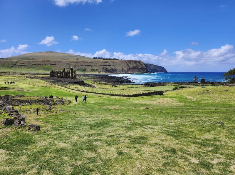 Approaching the fifteen mo'ai on the ahu at Toŋariki.