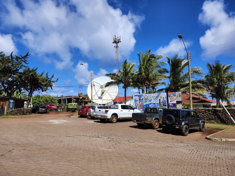 Telco on Rapa Nui with 5G cellular and satellite earth station antennas.