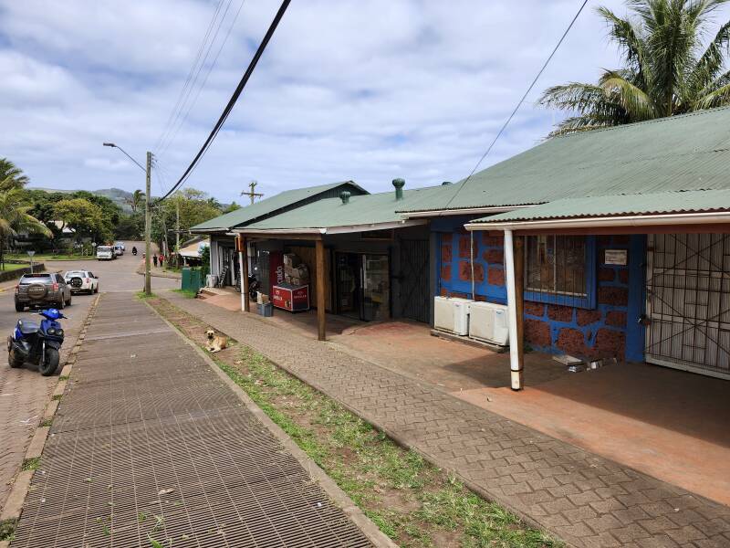 Three bodegas along Tu'u Koihu.