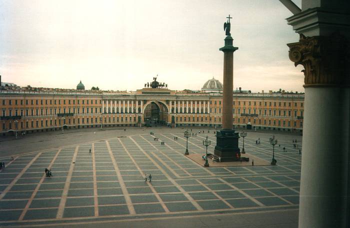 General Staff Building, Sankt-Peterburg, former Leningrad, Russia.