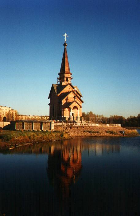 Church near Memorial to the Siege of Leningrad.