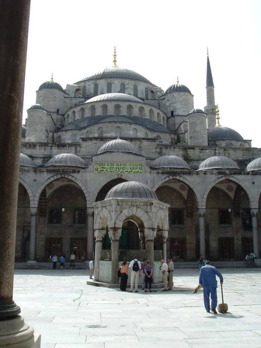 Courtyard of the Blue mosque or Sultanahmet Cami, in Istanbul.  Fountain for ablutions before prayer.