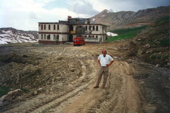 The rough hotel near the summit of Nemrut Dağı.