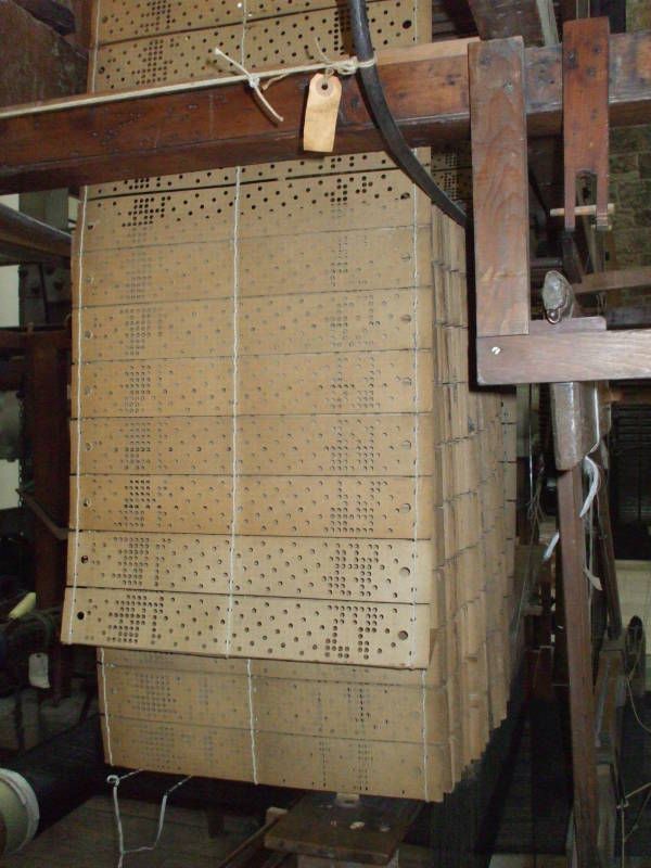 Programmable Jacquard loom at the National Museum.