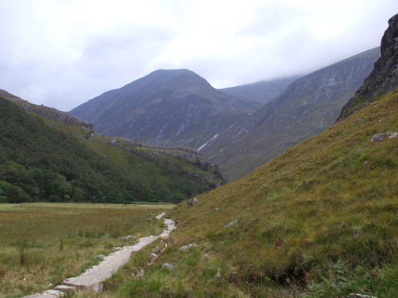 Continuing past the waterfall to the gorge down into Glen Nevis.