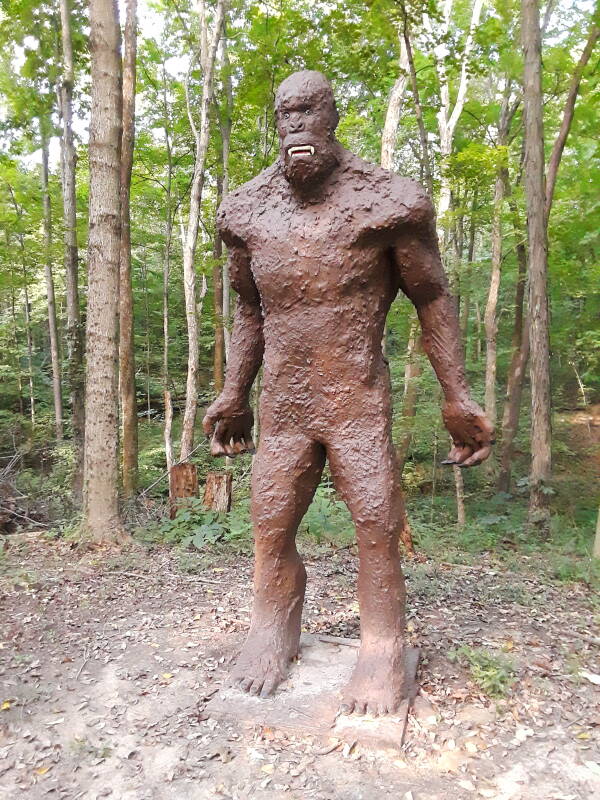 Sasquatch statue at Waapaahšiki Siipiiwi Mounds Historical Park, made by carvers John Fleetwood and Hugh Oxendine.