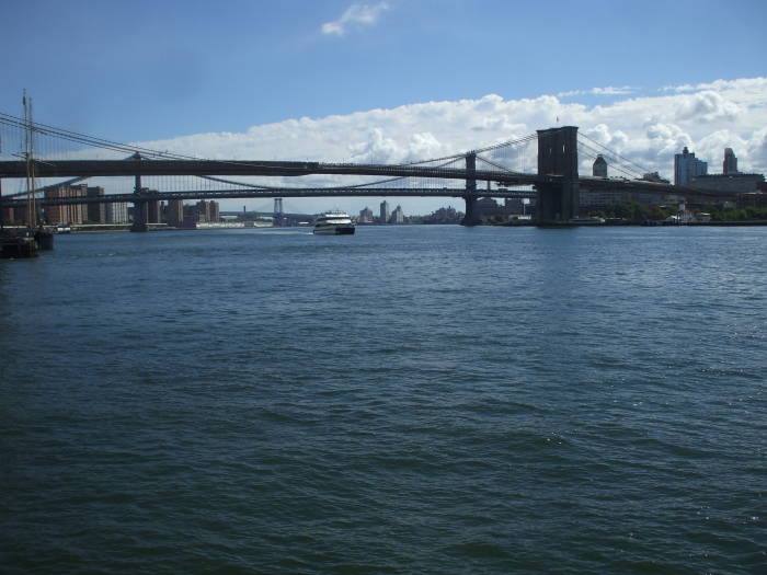 Brooklyn Bridge, Manhattan Bridge and Williamsburg Bridge.