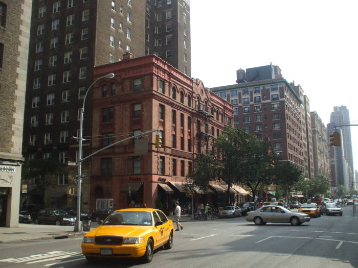 Ted Mosby's apartment at 129 West 81st Street.