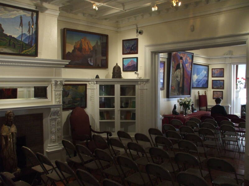 Meeting area for presentations inside Roerich Museum.