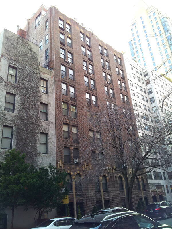Humphrey Bogart's home at 434 East 52nd Street between 1st Avenue and the FDR Drive.
