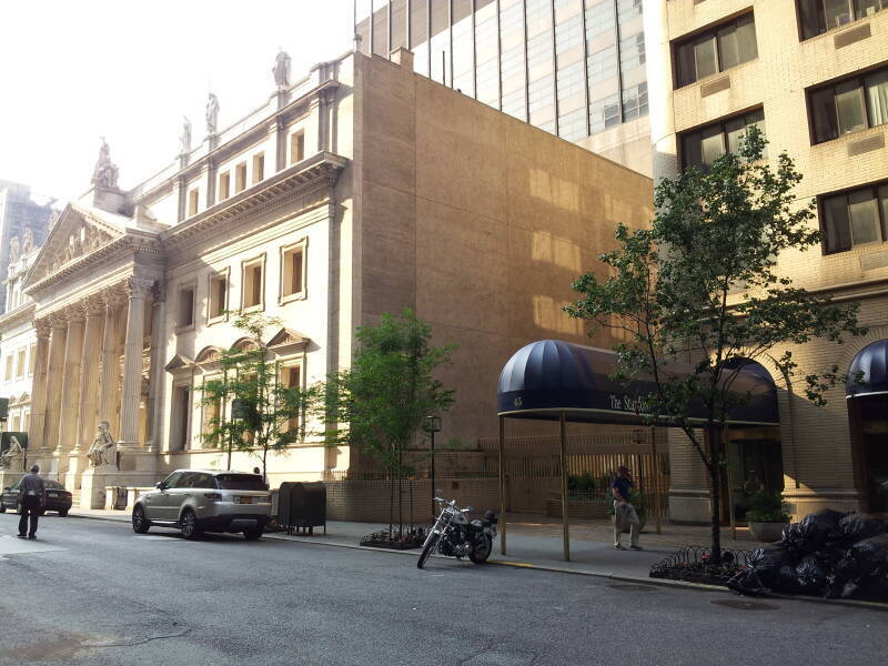 Appellate Courthouse on 25th Street at Madison Avenue, next to site of Humphrey Bogart's home
