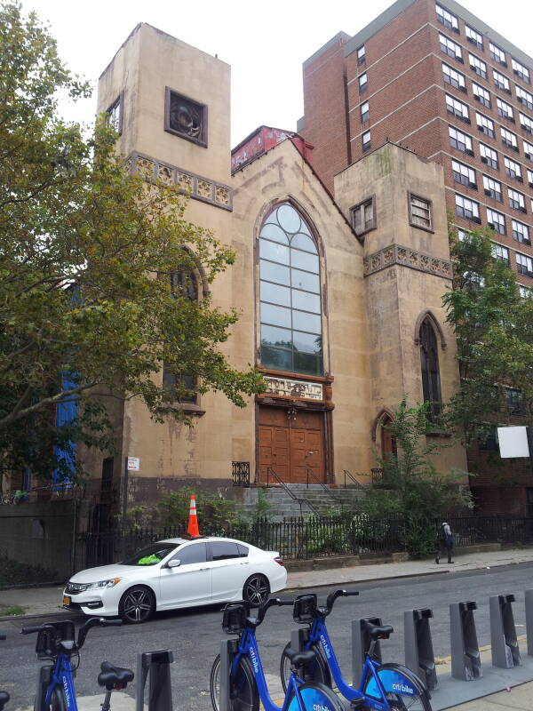 Beth Hamedrash Hagadol synagogue at 60-64 Norfolk Street.