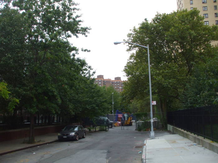 The east end of Stanton Street just beyond Pitt Street.