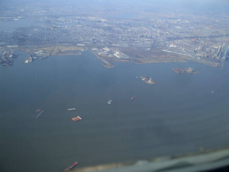 Approach to New York LaGuardia: Newark, the Statue of Liberty and Ellis Island.
