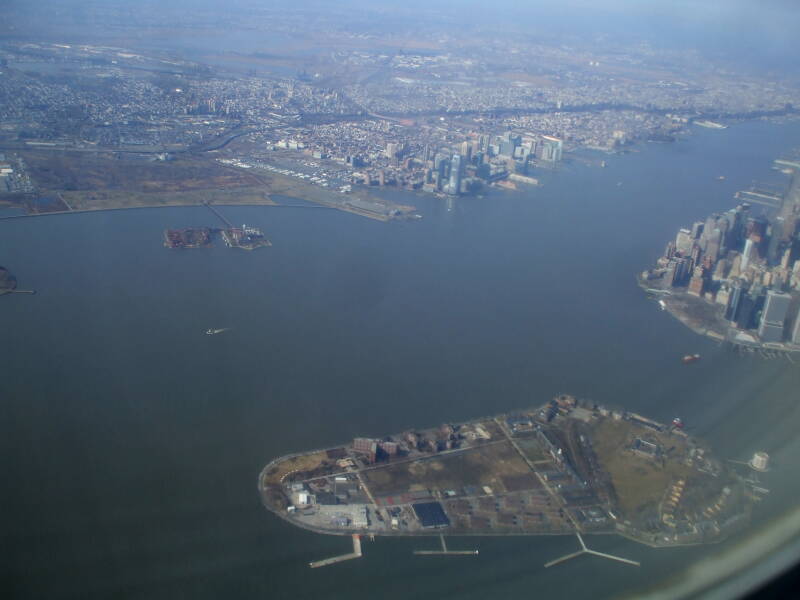 Approach to New York LaGuardia: Ellis Island, Newark, Governor's Island, and lower Manhattan.