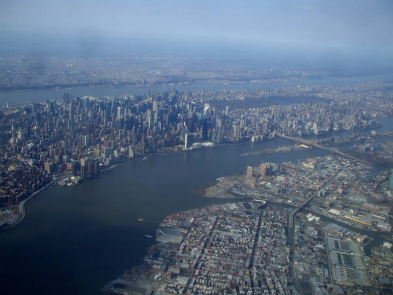 Approach to New York LaGuardia: Midtown Manhattan.
