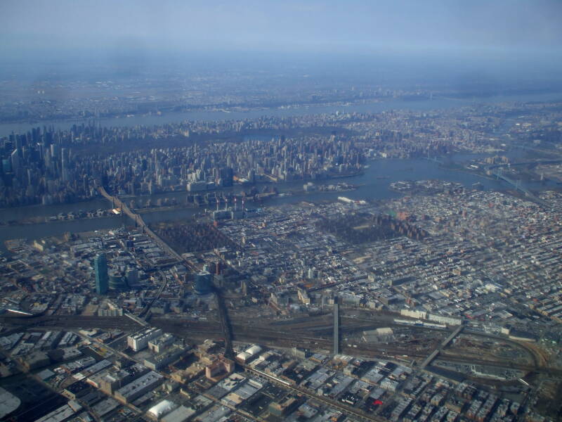 Approach to New York LaGuardia: Midtown Manhattan, Brooklyn, and Queens.