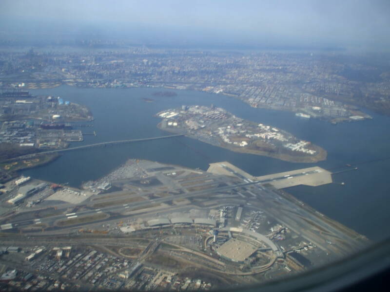 Approach to New York LaGuardia: LaGuardia Airport and Rikers Island.