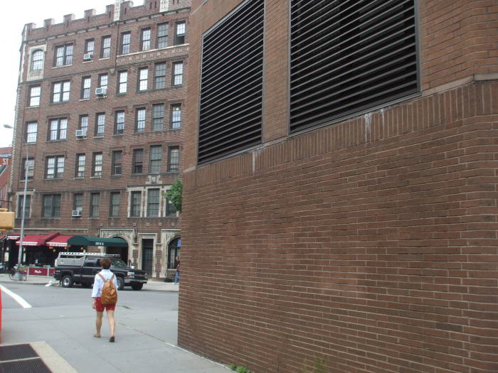 Greenwich Avenue between 7th Avenue and 12th Street during the day.